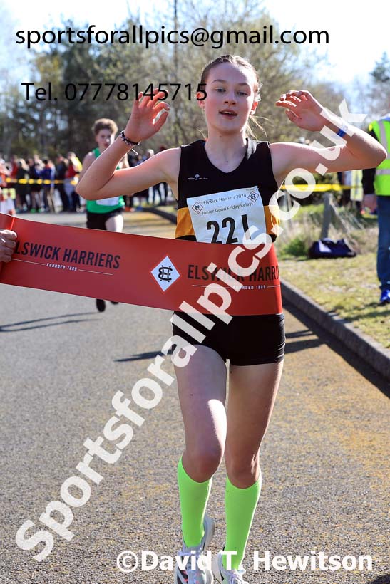 Boys and Girls Under-15s 2024 Elswick Harriers Good Friday Relays, Newburn, Newcastle Upon Tyne  Photo: David T. Hewitson/Sports for All Pics